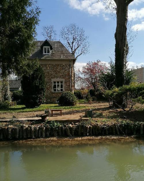 Bed and Breakfast Pavillon C.R Isles-sur-Suippe Екстер'єр фото