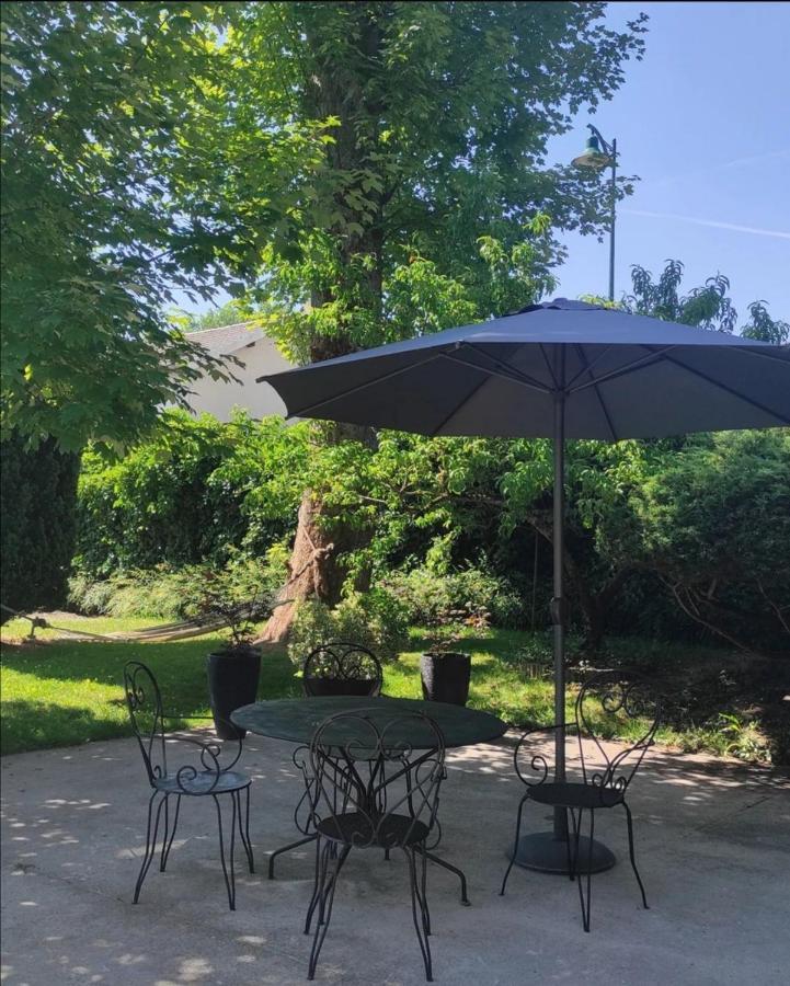 Bed and Breakfast Pavillon C.R Isles-sur-Suippe Екстер'єр фото