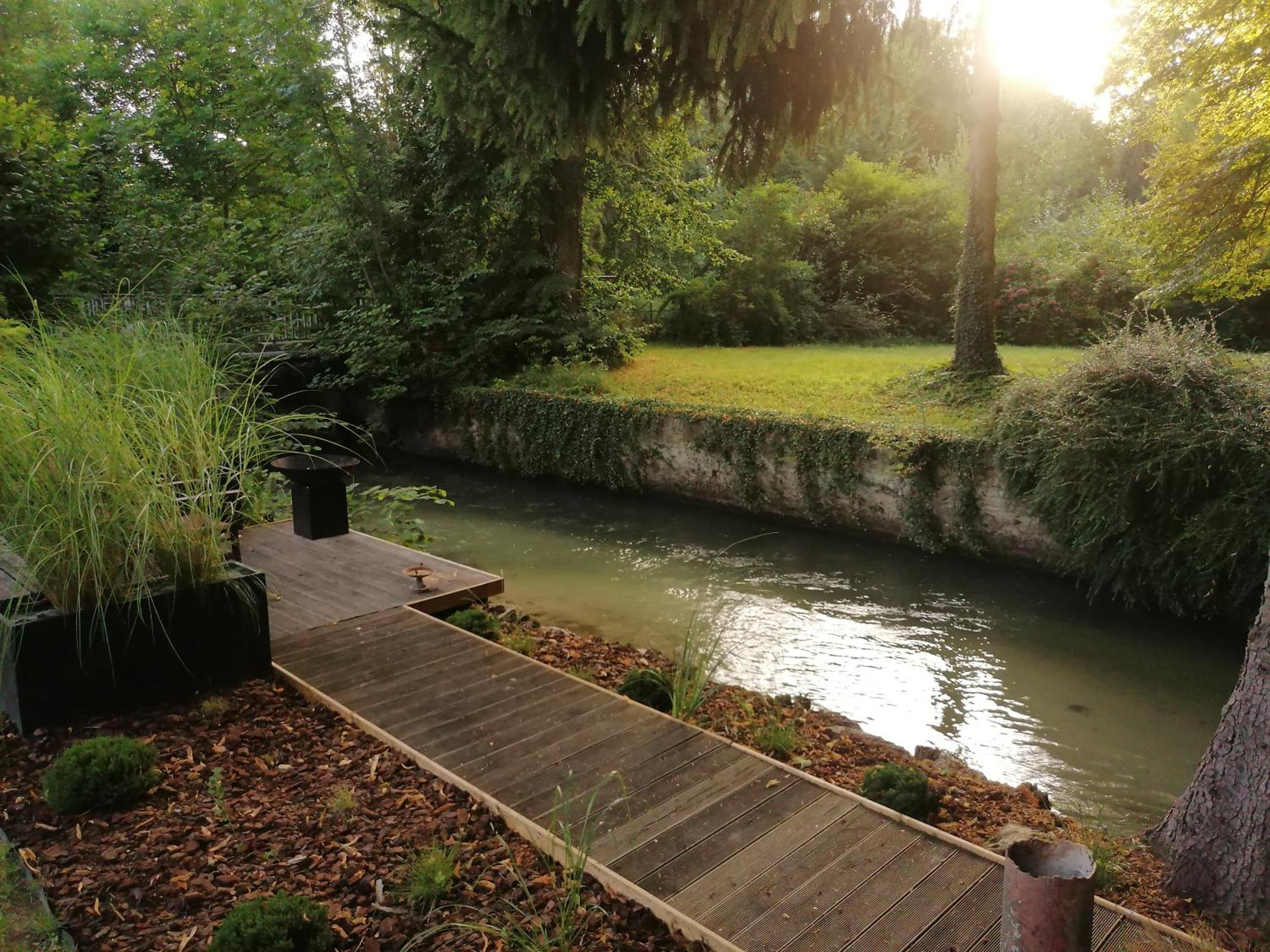 Bed and Breakfast Pavillon C.R Isles-sur-Suippe Екстер'єр фото
